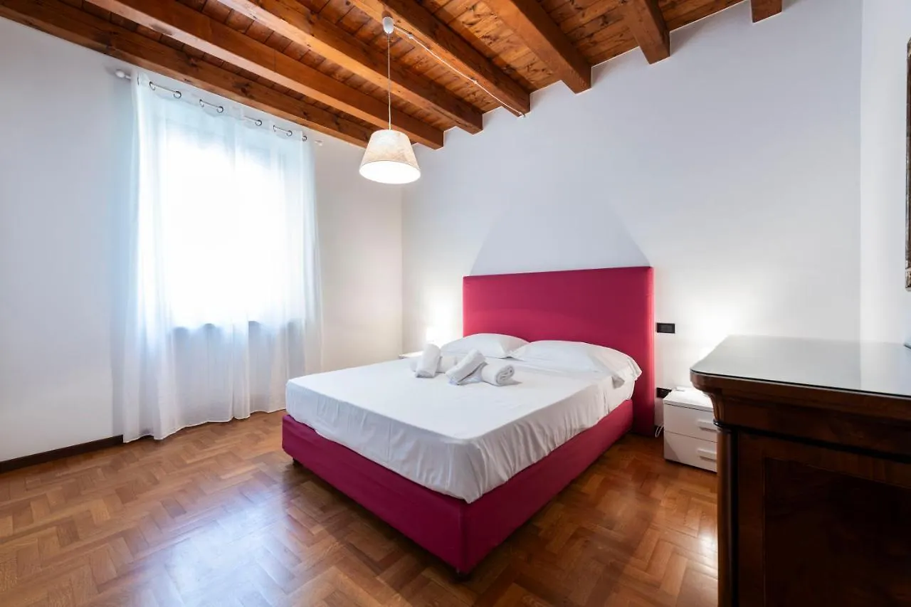 Amanti Apartment In Verona Italien